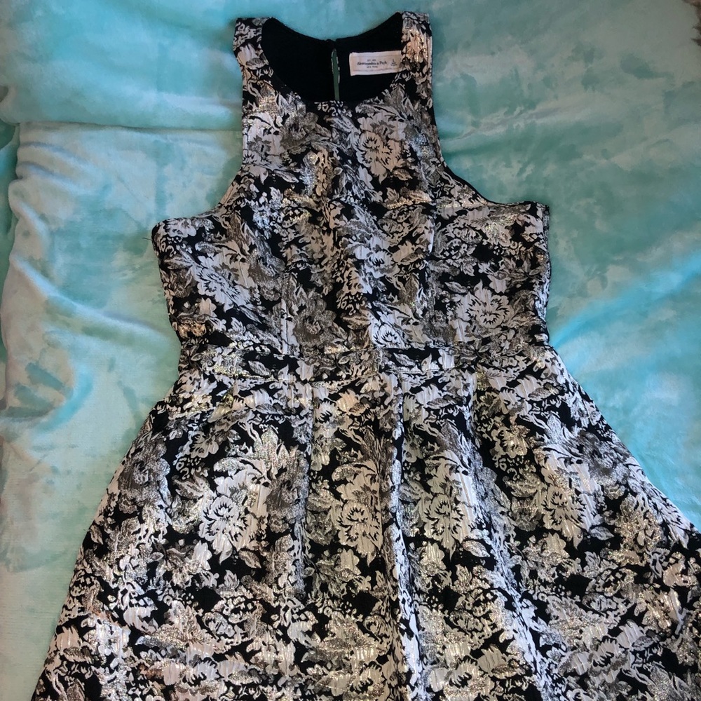 Beautiful gold flower print jacquard dress